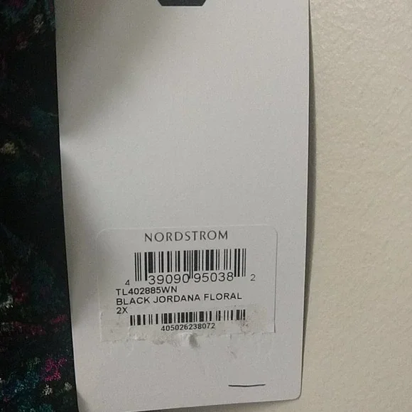 Leith Floral V Neck Ruched Body-con Mini Dress 2x - Picture 8 of 13